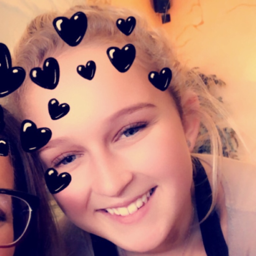 Meet your Posher, Julia